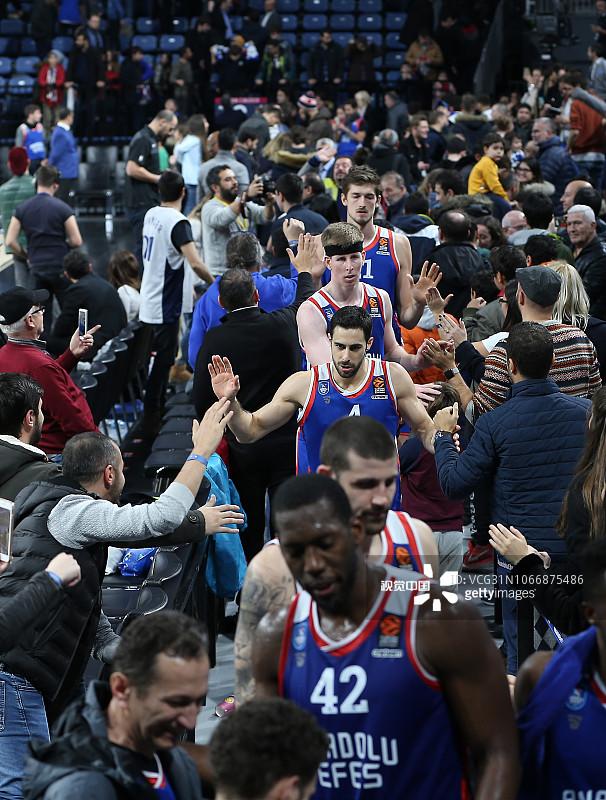 阿根廷电视台报道养老金诈骗案，加斯佩里尼意外成为乌龙主角（阿根廷电视台曝养老金诈骗案，加斯佩里尼意外卷入成乌龙焦点）