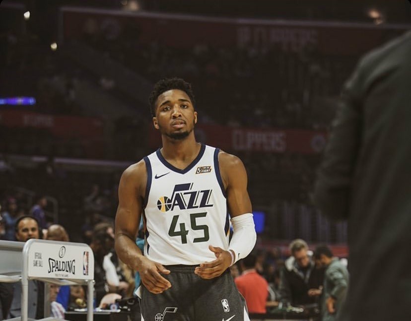 米体：罗马正式就齐尔克泽谈判，曼联要3500万欧强制买断条款（米体：罗马就齐尔克泽转会开启正式谈判，曼联坚持3500万欧强制买断条款）