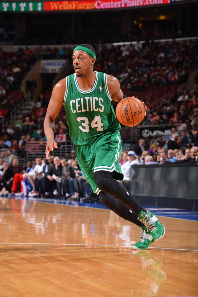 齐达内空降上海！回应 “齐玄宗” 标签，揭秘欧冠三连真相（齐达内抵沪！回应“齐玄宗”称号，拆解欧冠三连的幕后逻辑）